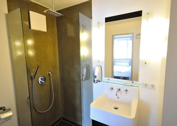 Five Elements And Capsules Frankfurt