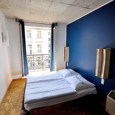 Five Elements And Capsules Frankfurt 프랑크푸르트