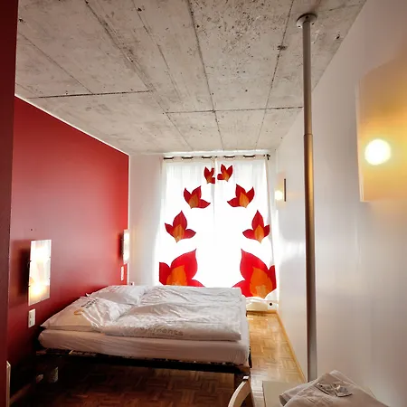 Five Elements And Capsules Frankfurt 프랑크푸르트