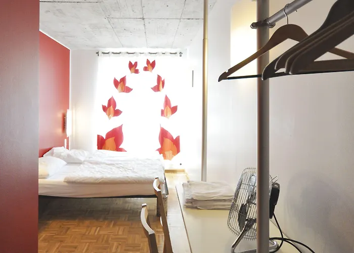 Five Elements And Capsules Frankfurt Hostel