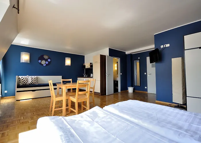 Five Elements And Capsules Frankfurt * Frankfurt nad Menem