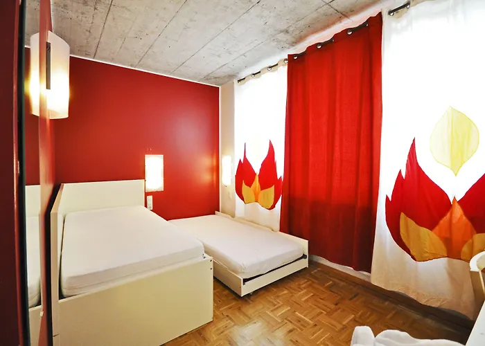 Five Elements And Capsules Frankfurt * 美因河畔法兰克福