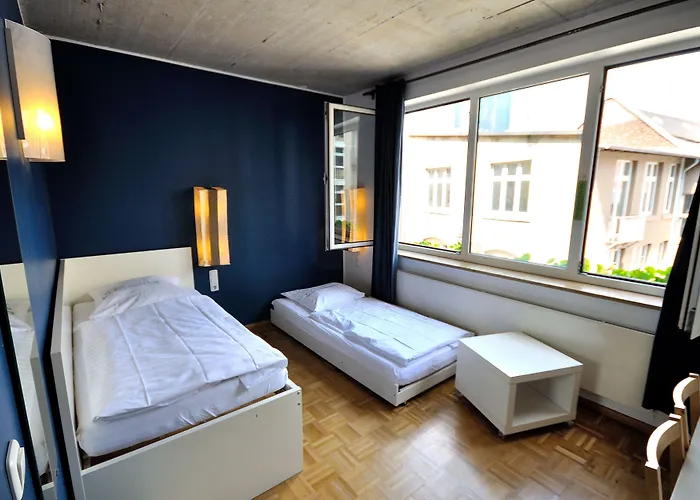 Five Elements And Capsules Frankfurt 美因河畔法兰克福
