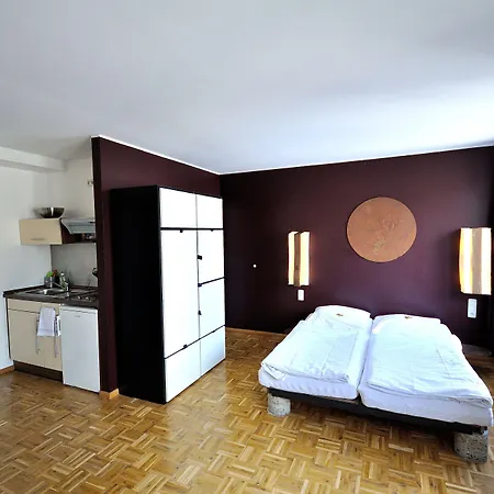 Five Elements And Capsules Frankfurt Hostel *