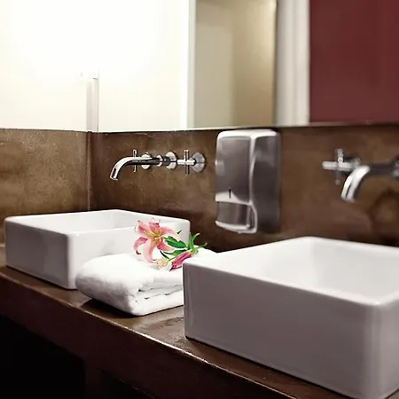 Five Elements And Capsules Frankfurt * Frankfurt am Main