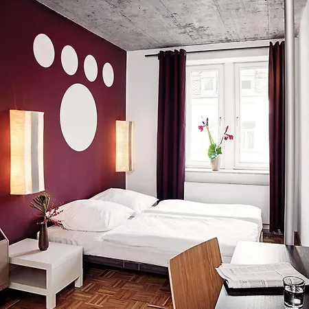 Five Elements And Capsules Frankfurt Hostal