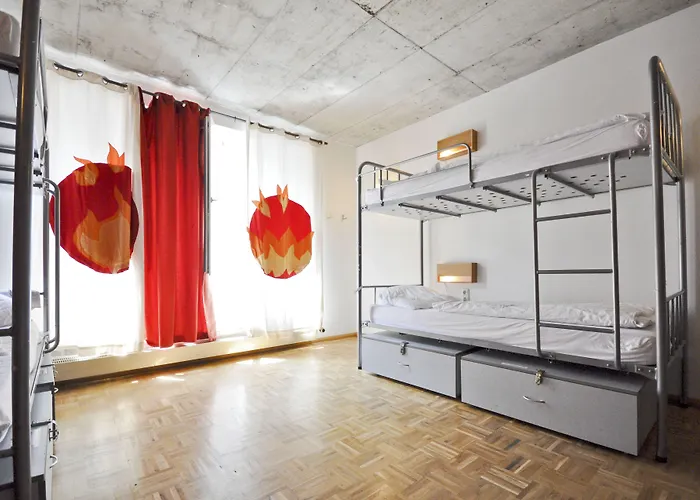 Five Elements And Capsules Frankfurt Hostel