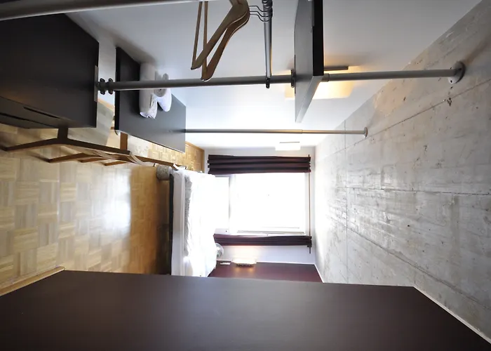 Five Elements And Capsules Frankfurt