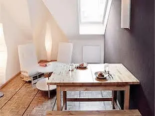 Five Elements And Capsules Frankfurt Hostel